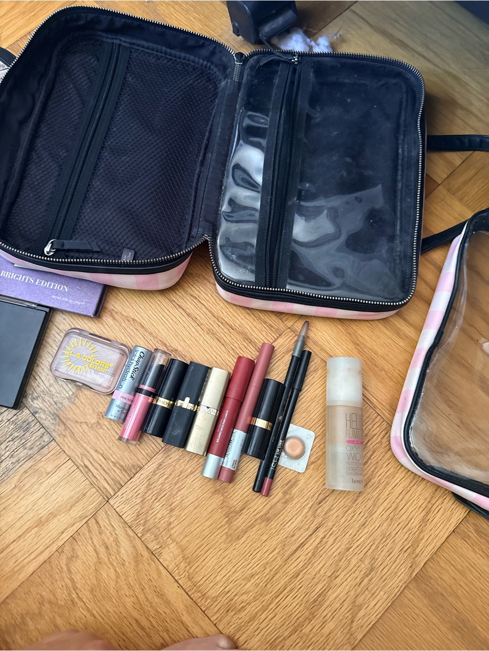 Makeup bundle - Picture 5 of 7